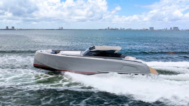 45 Vanquish AZIZAM cruising in South Florida